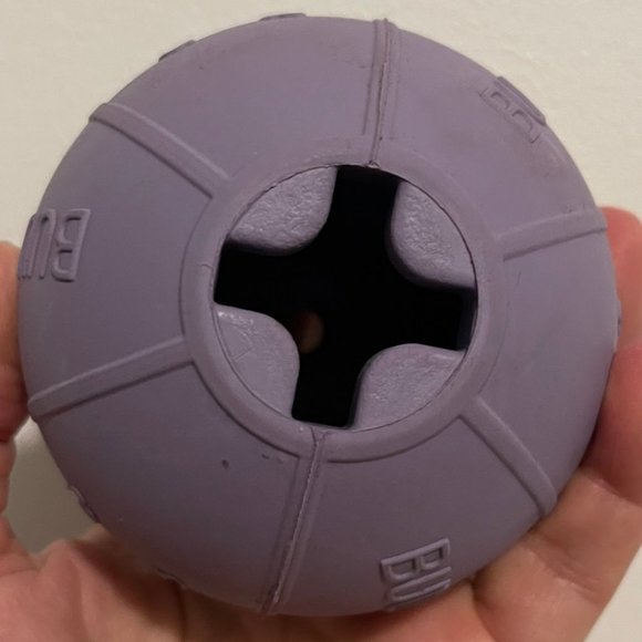 🐾HOST PICK🐾 BULLYMAKE Rubber Treat-Dispensing Beach Ball Toy for Large Dogs - Picture 5 of 6